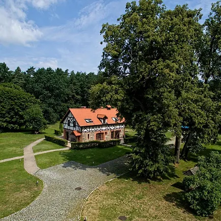 ベッド・アンド・ブレックファスト Lesniczowka Nibork ニジツァ