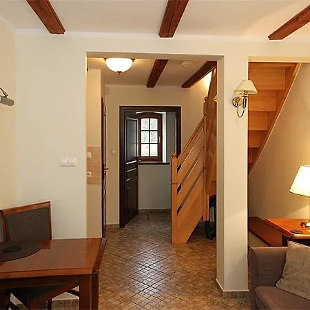 Lesniczowka Nibork ベッド・アンド・ブレックファスト ニジツァ